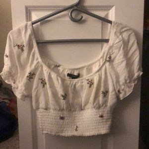 WHITE FLORAL CROP TOP